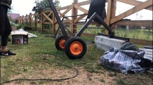 Клешня-тележка для дорожного бордюра и бортовых камней