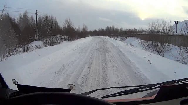 Засыпало снегом дорогу!!! Фуры буксуют, помогаю им доехать до загрузки или выгрузки! смотреть онлайн
