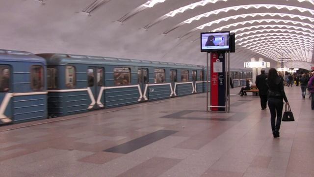 Память Метровагонам 81-717/714 на Калининской линии навсегда Ушли в Историю (@Metroshnikov2014). смотреть онлайн