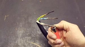 КАК ВЫКРУТИТЬ СЛОМАННЫЙ  САМОРЕЗ