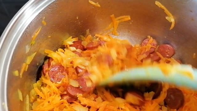 Невероятно вкусный сырный суп с охотничьими колбасками! Cheese soup with hunting sausages! смотреть онлайн