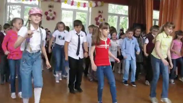 хип хоп.AVI смотреть онлайн