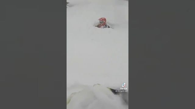 Снегоход в глубоком снегу(Tik Tok) смотреть онлайн