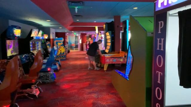Contemporary's Game Station Arcade at Disney's Contemporary Resort | 2022 смотреть онлайн
