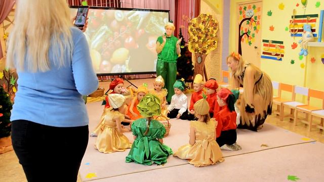 Осіннє свято гарбуза у дитячому садку №71 група №5 «Яблучка» смотреть онлайн