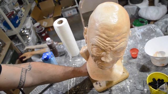 Airbrushing and Attaching the Cellarer Prop Arms and Mask смотреть онлайн