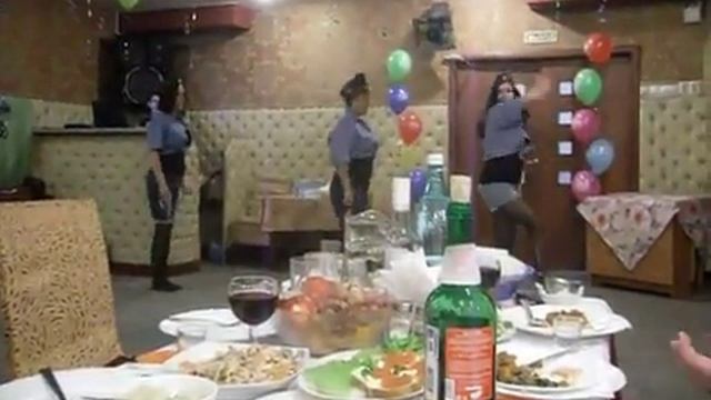 Подарок папе милиционеру(полицейскому))) дочки отжигают. Опера)) кто в лес кто по дрова) смотреть онлайн