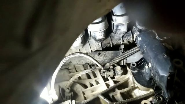 Skoda Fabia 1.4 бензин устранение течи масла в области ВКГ