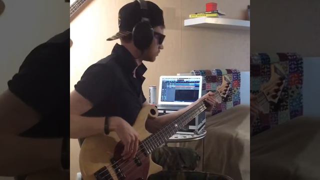 The Black eyed peas - Let’s get it started (bass cover) смотреть онлайн