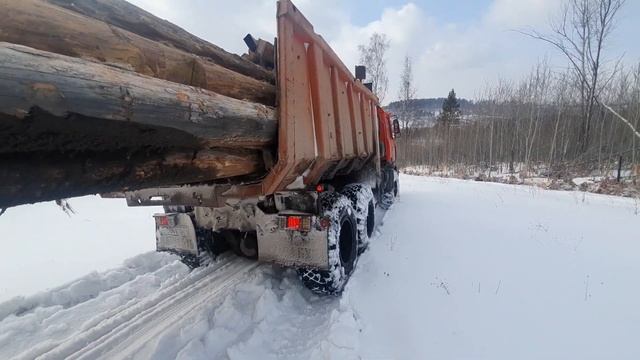 TATRA спускается с горы Байкальский тракт Иркутской области смотреть онлайн