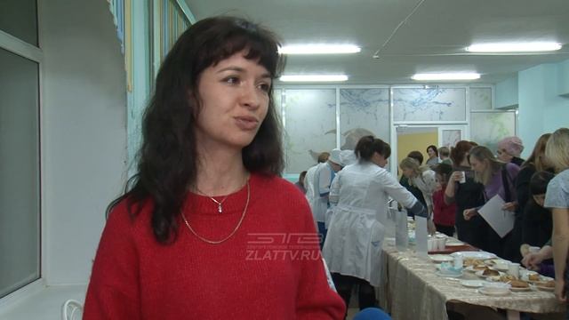 Для родителей учеников организовали открытую дегустацию в школьной столовой смотреть онлайн