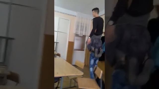 Школьные годы когда нету чем заняться на перемене (2017)? смотреть онлайн