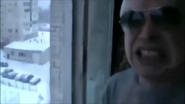 ГЕНА ГОРИН ГРОМКО ОРЕТ НА ФУТБОЛИСТОВ ВО ДВОРЕ смотреть онлайн