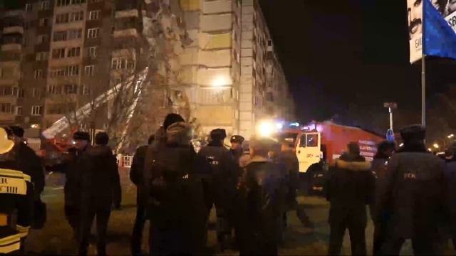 Онлайн: Обрушение дома в Ижевске на улице Удмуртской смотреть онлайн