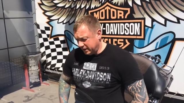 =Сергей Симонов - Обзор пердящего HARLEY DAVIDSON, пёрнул и поехал= смотреть онлайн