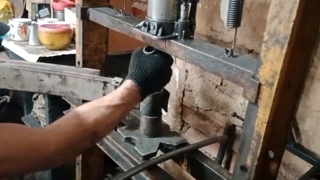 Замена сайлентблоков передней рессоры Газель бизнес.