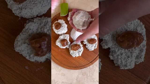 Вау сырники с маком и варёной сгущенкой #сырникирецепт #рецепты #завтрак #breakfast #food смотреть онлайн