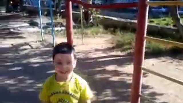 Мальчику 5 лет, делает капитанский выход! смотреть онлайн