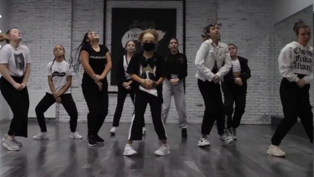 Крутой танец - Дэнс Холл (Dance Hall) - смотреть онлайн