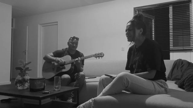 Sipora - It only happens смотреть онлайн