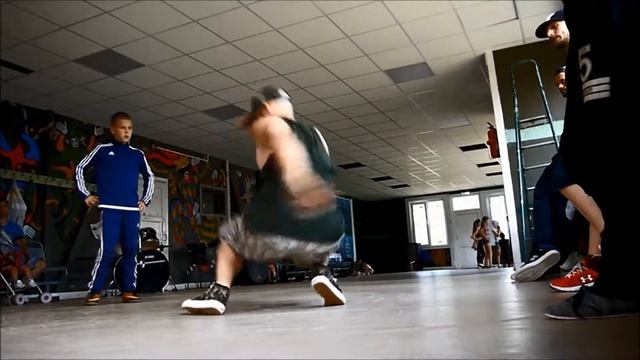 Урок по брейк дансу от bboy Kosto, Top Nine crew часть 2 смотреть онлайн