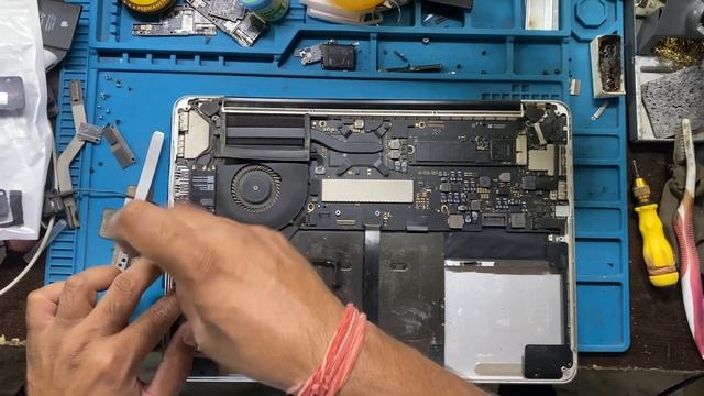 Macbook A1502 Battery And Speaker replace - Apple Fix Repair 9782181861 смотреть онлайн