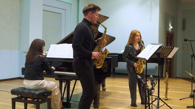 Philippe Geiss.Foxy music смотреть онлайн