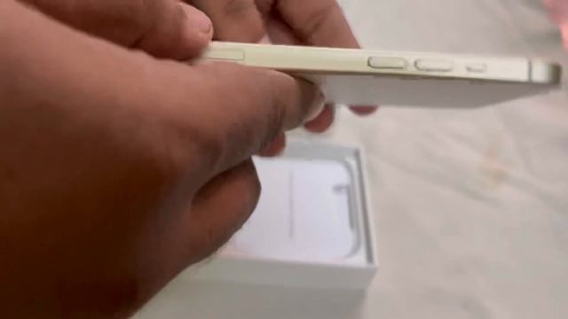 APPLE iPhone 15 (Yellow 128GB) a Quick Unboxing смотреть онлайн