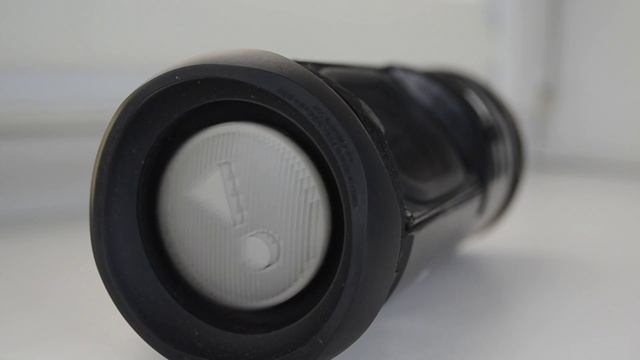 Колонка JBL FLIP 5 LFM 60% Bass Test РЕАКЦИЯ НА ПЕСНИ Я ПРОСТОЙ КАК 2 РУБЛЯ, МАЛАЯ..... смотреть онлайн