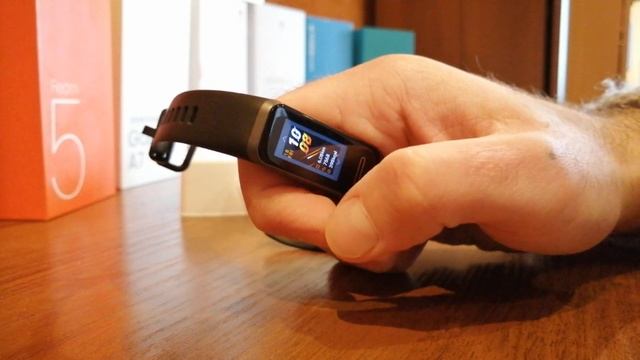 РАСПАКОВКА И ОБЗОР УМНОГО ФИТНЕС БРАСЛЕТА HUAWEI BAND 4. ПЛЮСЫ И МИНУСЫ. ЧЕСТНЫЙ ОБЗОР!!! смотреть онлайн