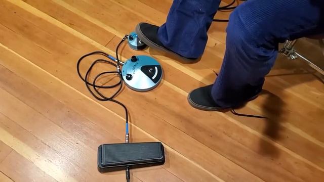 Hendrix Fuzz Face Shootout : Inside Both Pedals + Marshall Origin 20c/Fender Champion 40 Demos + Ja смотреть онлайн