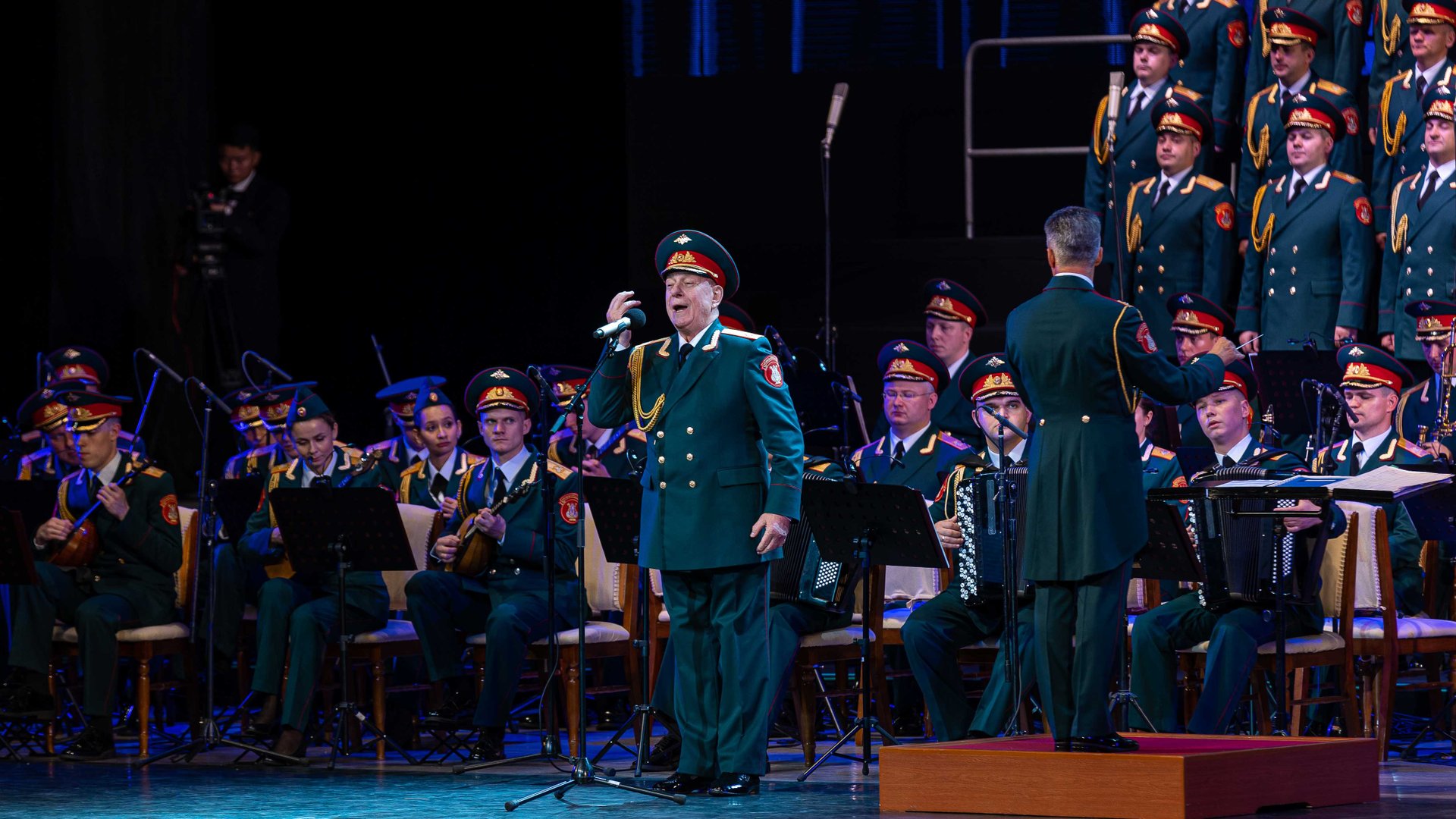 Концерт в Пхеньяне 2023, «Вдоль по Питерской», солист – Валерий Гавва смотреть онлайн