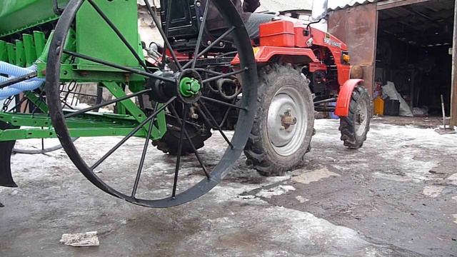 мототрактор і зернова сівалка. смотреть онлайн