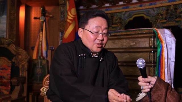 Ерөнхийлөгч Ц.Элбэгдорж “Малчин, Рояал” телевизийн “Урилга-ярилцлага” нэвтрүүлэгт оролцов смотреть онлайн