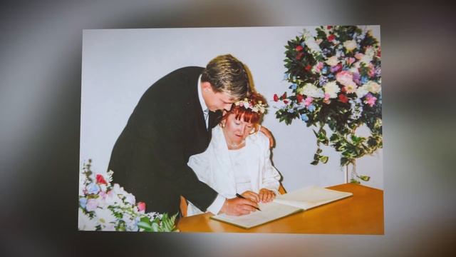 Помните парочку? В 51 год она вышла за 17-летнего паренька... Вот, как сложилась жизнь спустя 18 ле смотреть онлайн