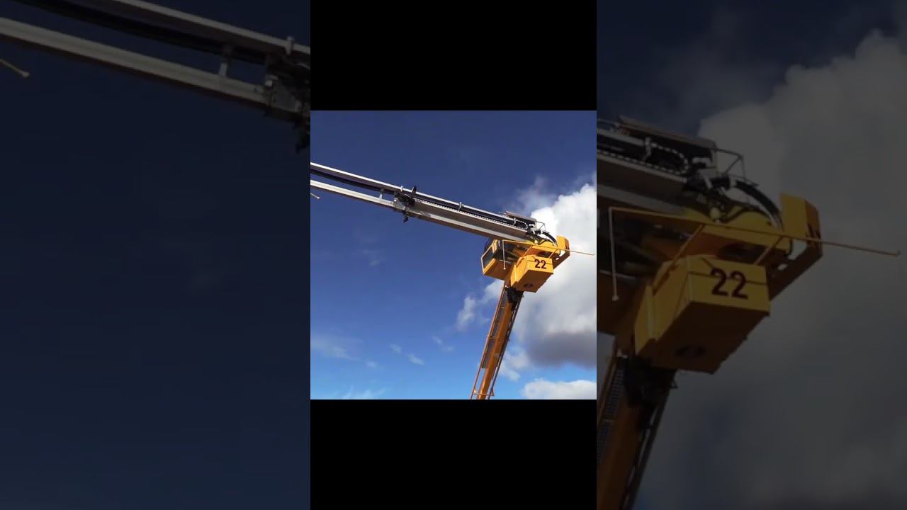 Зачем самолёты обливают водой перед рейсом? #самолет #авиация #факты #shorts смотреть онлайн