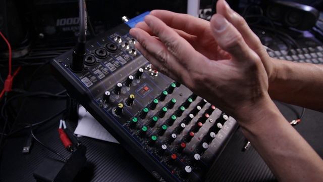 Dual Single pc mixer setup - Yamaha MG10XU with focusrite смотреть онлайн