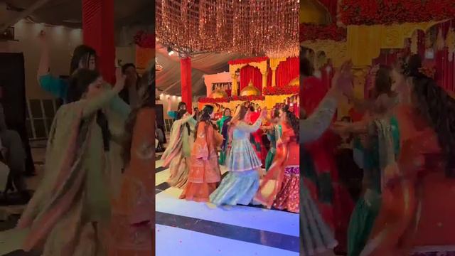 Qadam Ahista Ahista Oh Laila Song Girls Performances Dance Wedding смотреть онлайн