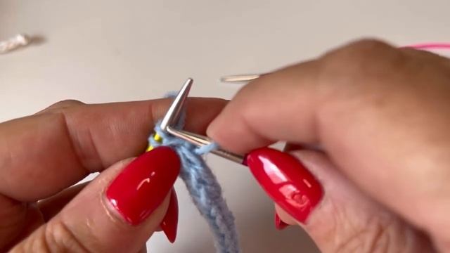 Как набрать петли из шнурочка спицами смотреть онлайн