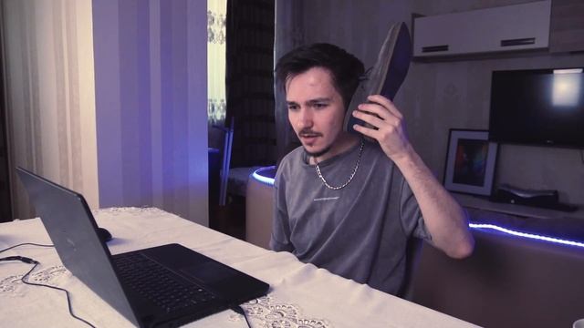 I put 100 THOUSAND SKITTLES in My Apartment For This Photo...? смотреть онлайн