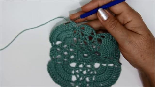 ОЧЕНЬ НЕЖНАЯ КВАДРАТНАЯ САЛФЕТКА КРЮЧКОМ МЯТНОГО ЦВЕТА (1 - 10 ряды). смотреть онлайн