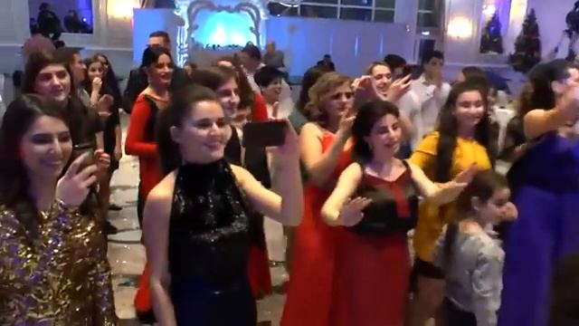 Афроамериканец спел по армянски Джан балес балес на свадьбе в Красноярске 2017г смотреть онлайн