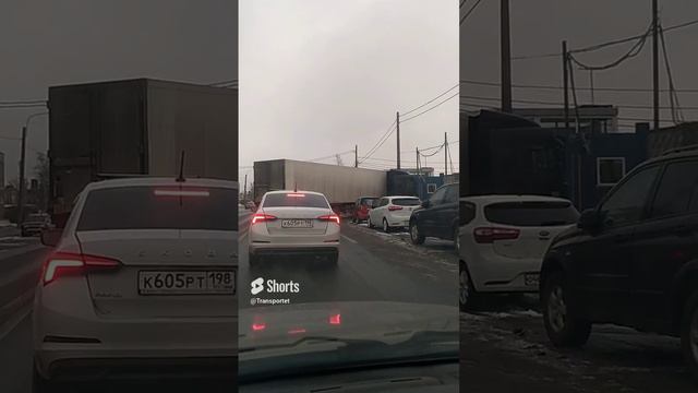 Фура на дороге #Shorts #фура #дальнобойщик #дальнобой #фуры смотреть онлайн