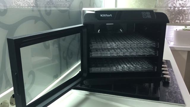 Новая помощница для кухни Сушилка для овощей и фруктов Kitfort KT- 1905 Сушим яблоки смотреть онлайн