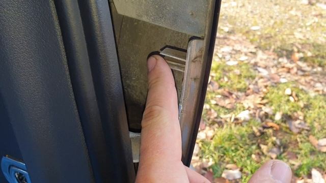 Замена лампочки на задних габаритах VW Touran смотреть онлайн