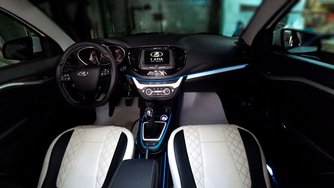 Улучшаем внутренний комфорт Lada Vesta \\ Полезные доработки для повышения комфорта Лада смотреть онлайн