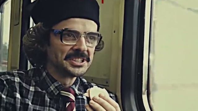 Мне женщина помахала, но она не очень смотреть онлайн