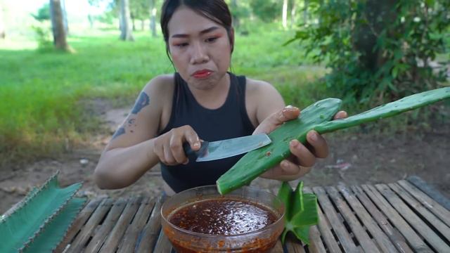 Mukbang Pedro cactus with chili sauce - Eating Pedro cactus delicious смотреть онлайн