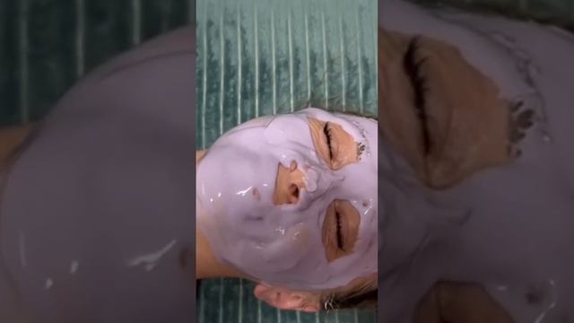 Альгинатная маска полное видео ? Подпишись ☝️ и я вам расскажу где можно сходить на такую процедуру смотреть онлайн