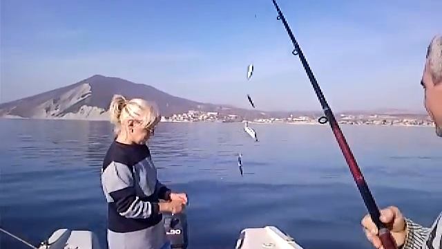 Рыбалка в Новороссийске смотреть онлайн